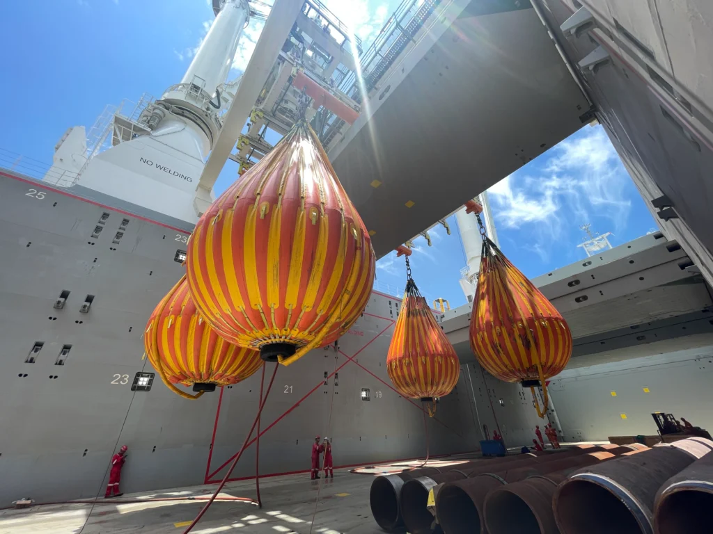 water bag crane kapal